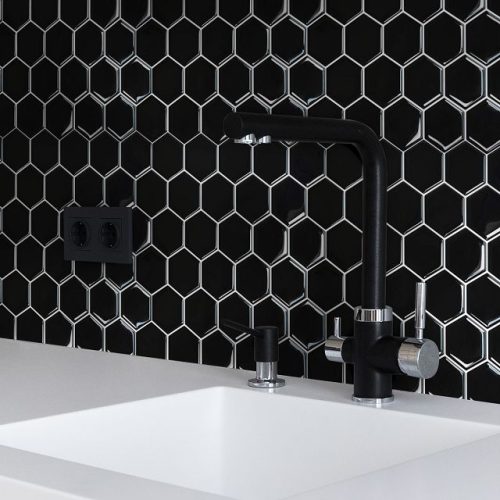 панель декоративная самоклеящаяся BESTENHAUS Гексагон черный 300х300мм 4шт.